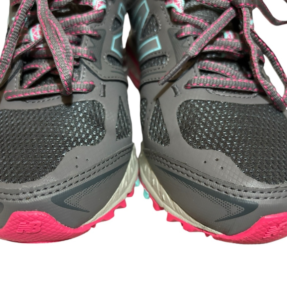 New w/o Tags NEW BALANCE TRAIL GRAY & PINK 7W